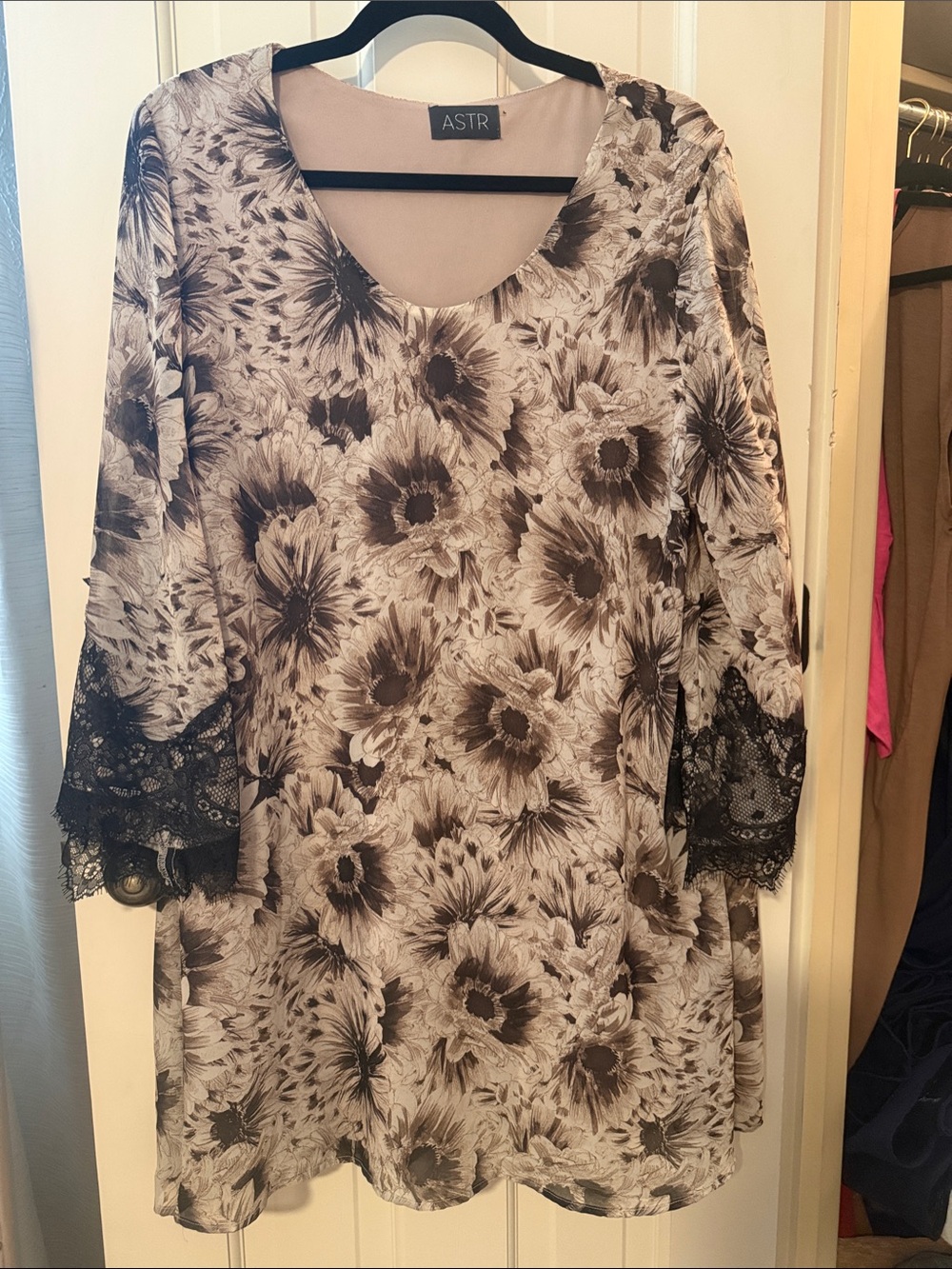 ASTR Brown and Cream Floral Lace-Trim Swing Dress